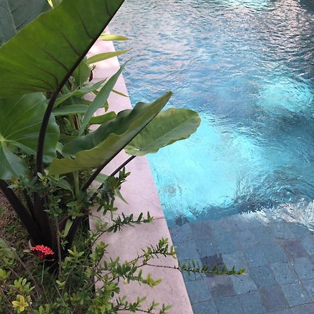 Villa Abhista Seminyak Esterno foto